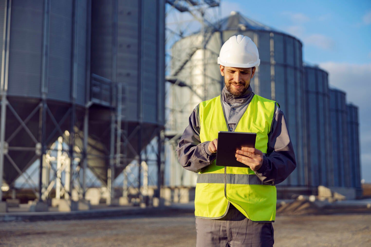 Cost Factors When Hiring a General Contracting Company in Saudi Arabia